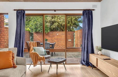 Brighton House | Brightly Beachside - Where Jetty Rd meets the Ocean