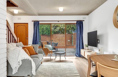 Brighton House | Brightly Beachside - Where Jetty Rd meets the Ocean