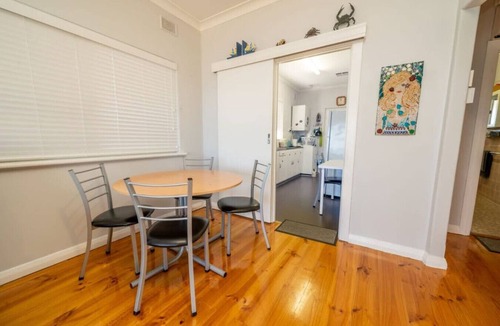 Brighton Apartment | Brighton Beachfront Sanctuary - Retro Coastal Charm