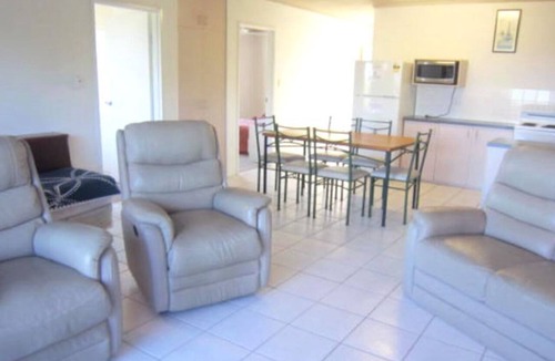 Golden Beach Apartment | Brighton Le Sands U6 Pumicestone Passage Views