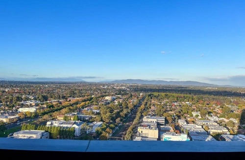 Box Hill Apartment | Brilliant Sky One 2B2B Apt BoxHill Central