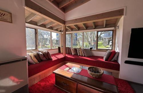 Dinner Plain Ski Chalet | Brindabella Chalet alpine-getaways