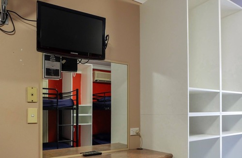 West End Hostel | Brisbane Backpackers Resort - Group of 6