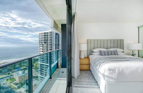 Broadbeach Apartment | Broadbeach Exclusive - Sky High Luxury at Oracle