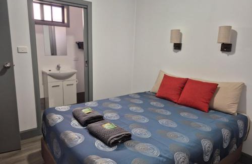 Broken Hill Hotel | Broken Hill Tourist Lodge