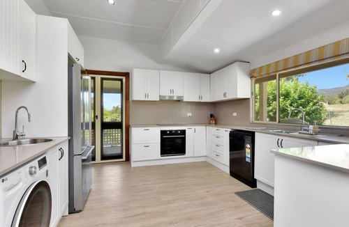 Pokolbin House | Brokenback Vineyard Estate