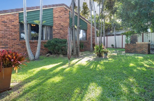 Iluka Apartment | Bromeliads Bring your pets