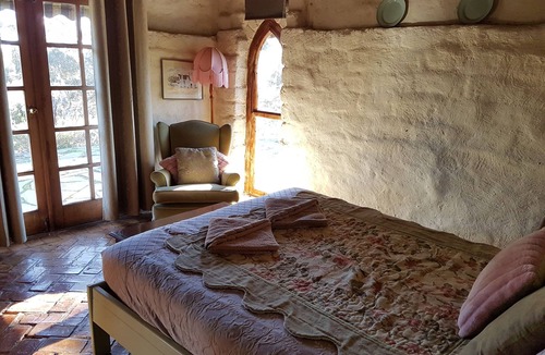 Clare Bed & Breakfast | Bronte Manor, Wuthering Heights ~ min. 4 people - dog friendly