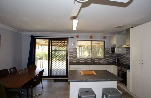 Guilderton House | Brooklands - Budget Beach Shack Style Accomodation