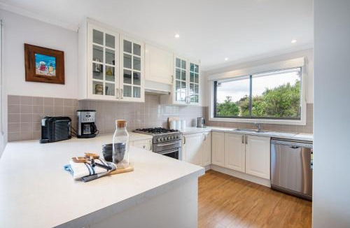 Safety Beach House | Brooklyn Beach Abode Walk to the beach