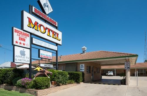 Warwick Hotel | Buckaroo Motor Inn