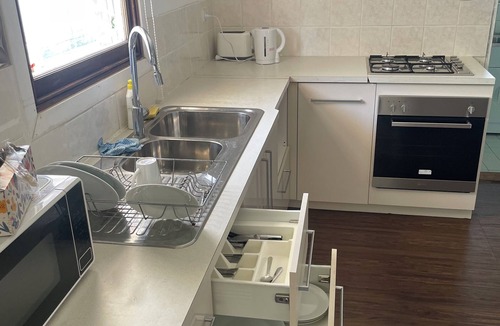 Lockridge House | Budget Accommodation/Entire house/3Bed/1Bath