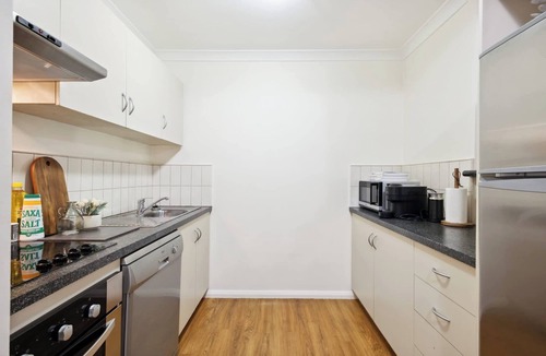 Northbridge Apartment | Budget-Friendly Perth 1BDR Apt