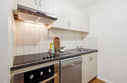 Northbridge Apartment | Budget-Friendly Perth 1BDR Apt