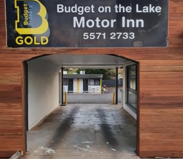 Hamilton Hotel | Budget on the Lake