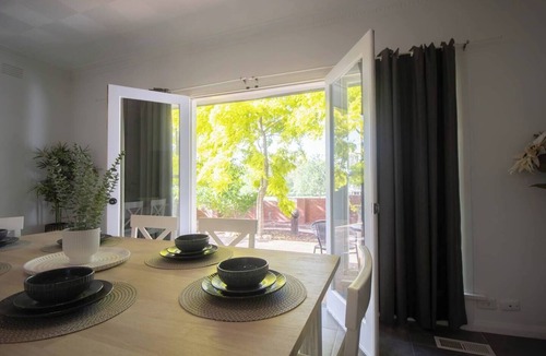 Buninyong House | Buninyong Golfside Getaway