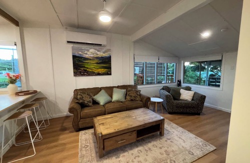 Eungella House | Bunya Cottage with Fireplace