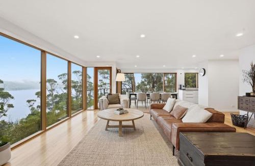 Tinderbox House | Bush Escape with Water Views
