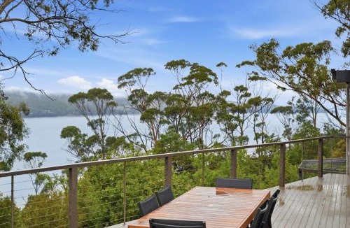 Tinderbox House | Bush Escape with Water Views