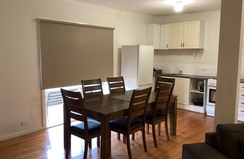 Dunolly House | Bushby’s Self Contained Cottage