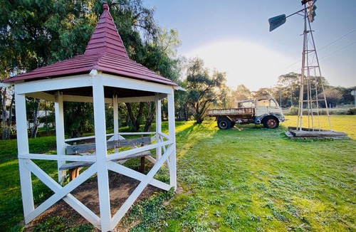 Dunolly House | Bushby’s Self Contained Cottage