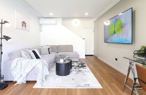 Batehaven Apartment | By the Bay - Batehaven Beachside Holiday Home