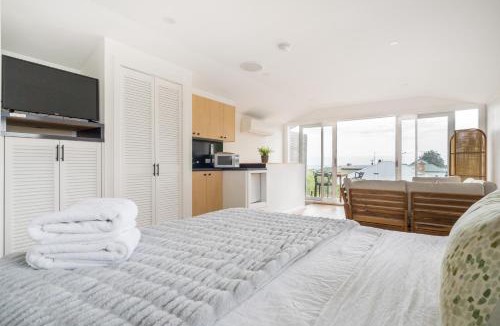 Mornington House | By The Seaside