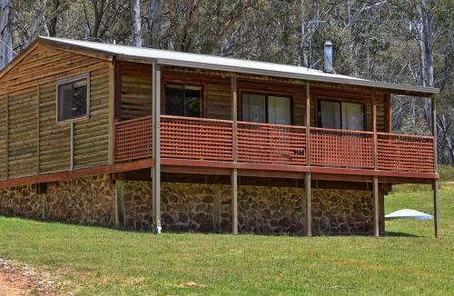 Adaminaby House | Cabin 1 - Snowy Accommodation