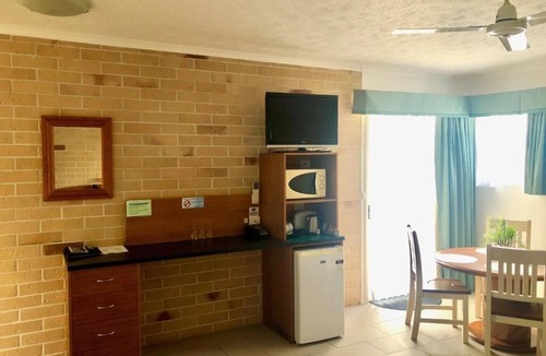 Caboolture South Hotel | Caboolture Riverlakes Motel