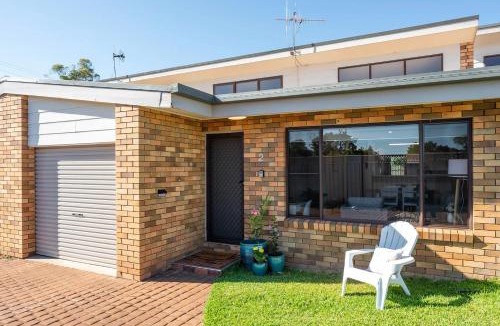 Central Mudgee Villa | Caddy Shack - Mudgee Stay by Golf Course & Wineries