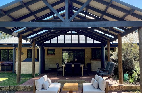 Yallingup House | Cairnamohr - Tranquil Bush Retreat - Pets ok
