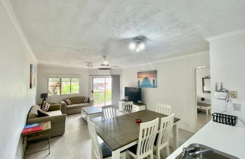 Holloways Beach Apartment | Cairns Beach Resort