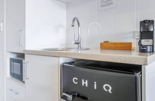 Cairns Central Business District Apartment | Cairns Central Getaway: A Sleek City Studio