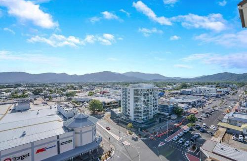 Cairns Central Business District Hotel | Cairns Central Getaway - A Sleek City Studio