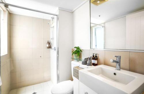 Cairns Central Business District Apartment | Cairns Central Studio 1012 Rooftop Shared Pool & CBD Location