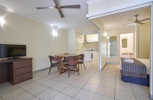 Cairns North Apartment | Cairns Queenslander Hotel & Apartments