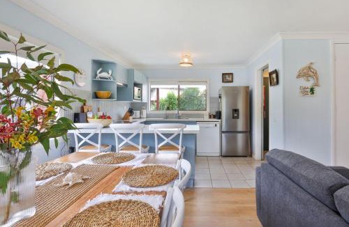 Callala Bay House | Callala Bay Gem - Jervis Bay - Pet Friendly Getaway with Spa