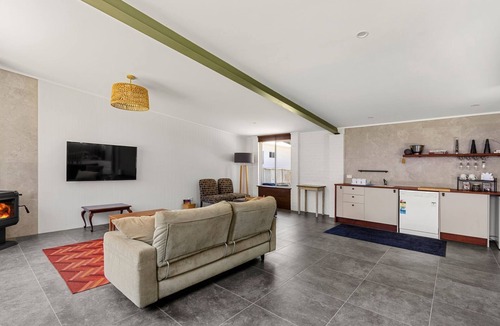 Callala Bay House | Callala Bay n Beach House - Pet Friendly with Fireplace