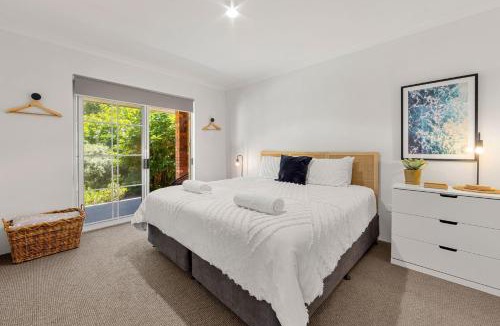 Callala Bay House | Callala Bay n Beach House - Pet Friendly with Fireplace