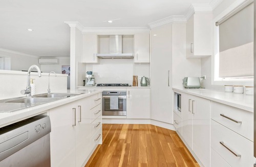 Callala Beach House | Callala Beach Walk - Beachfront with Fireplace