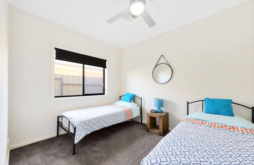 Moonta Bay House | Calm Waters