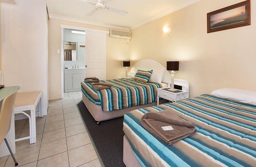 Caloundra Hotel | Caloundra City Centre Motel