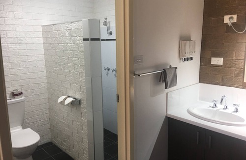 Narrandera Hotel | Camellia Motel