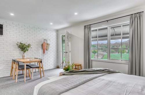 Ashbourne Hotel | Cammeray Waters