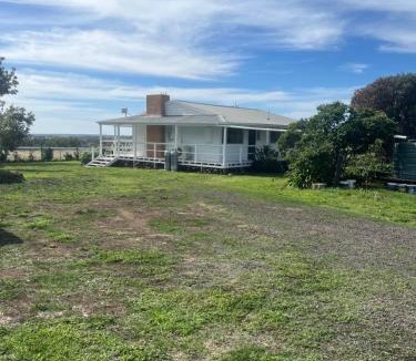 Mia Mia Villa | Campaspe Valley View 20 acres Farm Stay