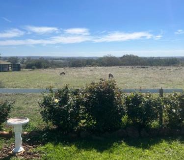 Mia Mia House | Campaspe Valley View 20 acres Farm Stay