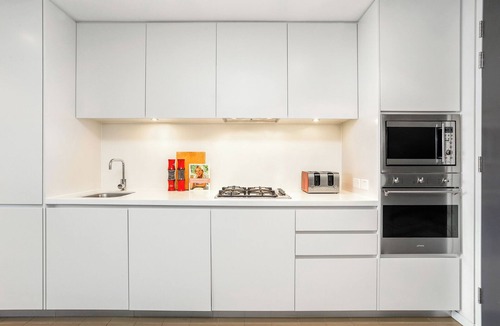 Camperdown Apartment | Camperdown 1 bdrm with car park, gym & pool