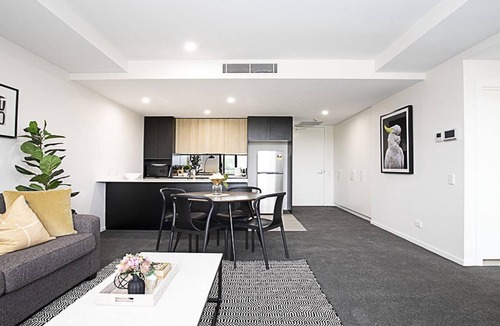 City East Apartment | Canberra Chic is a Luxurious One-bedroom apartment near Canberra's CBD
