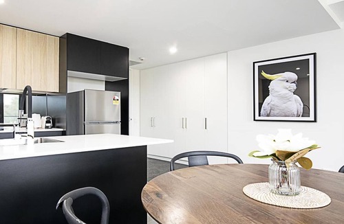City East Apartment | Canberra Chic is a Luxurious One-bedroom apartment near Canberra's CBD