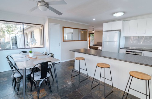 Willow Vale House | Canopy by Khove